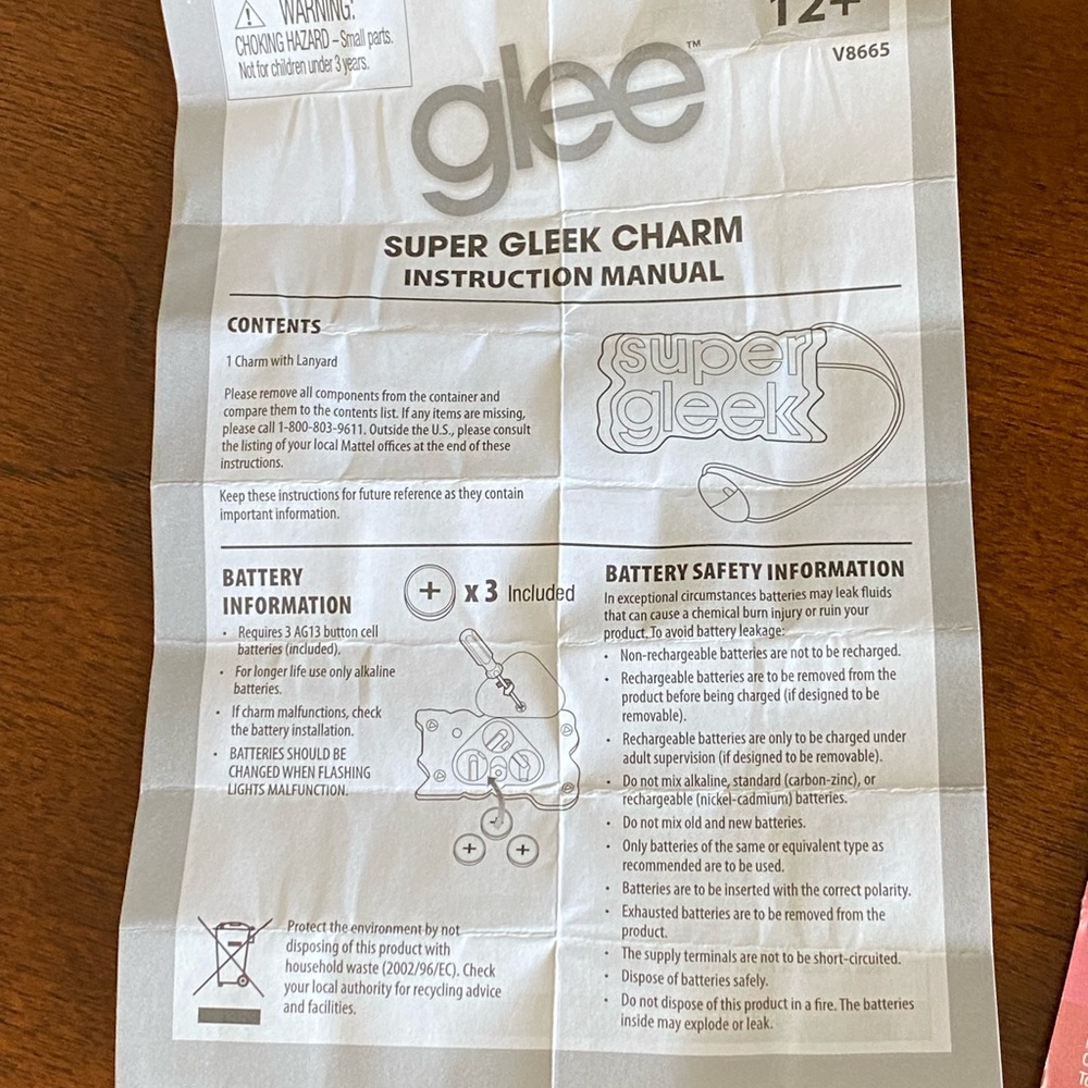 TV series Glee Flasing Super Gleek charm.  Ages 12+.  From 2010 TV Series Glee. - Picture 9 of 12